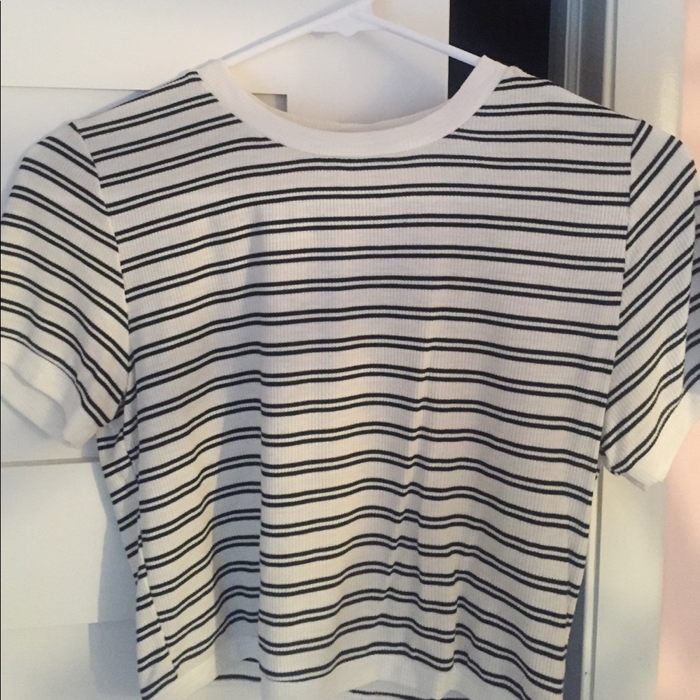 NEW WITH TAGS forever 21 crop top